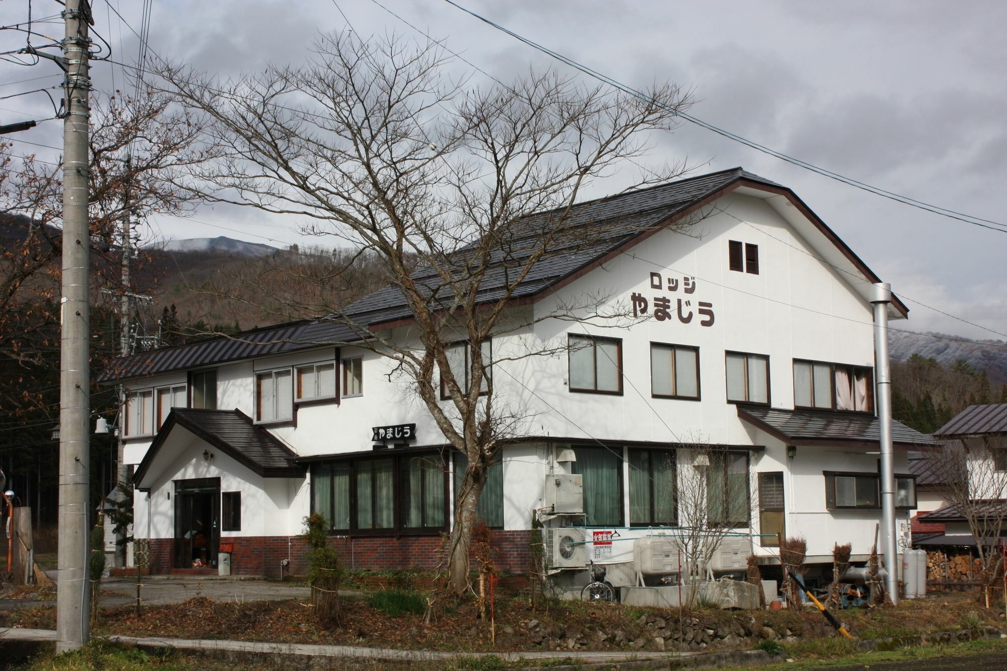 ロッジ　やまじう 白馬村 エクステリア 写真
